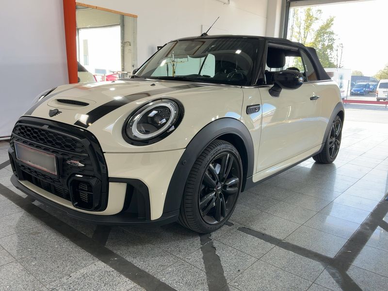 MINI Cabrio Cooper S John Cooper Works Trim