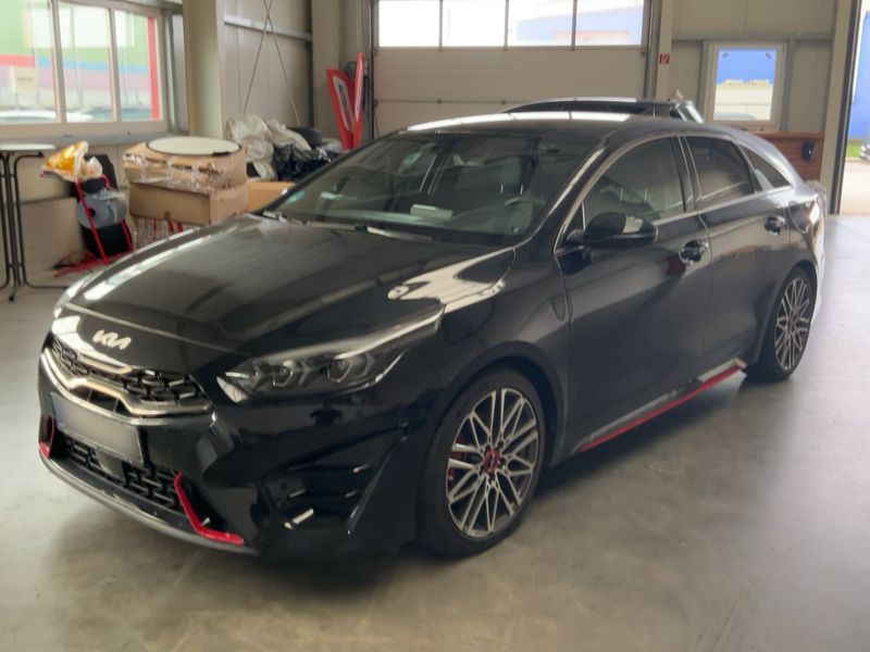 Kia pro_cee'd 1.6 Tgdi GT