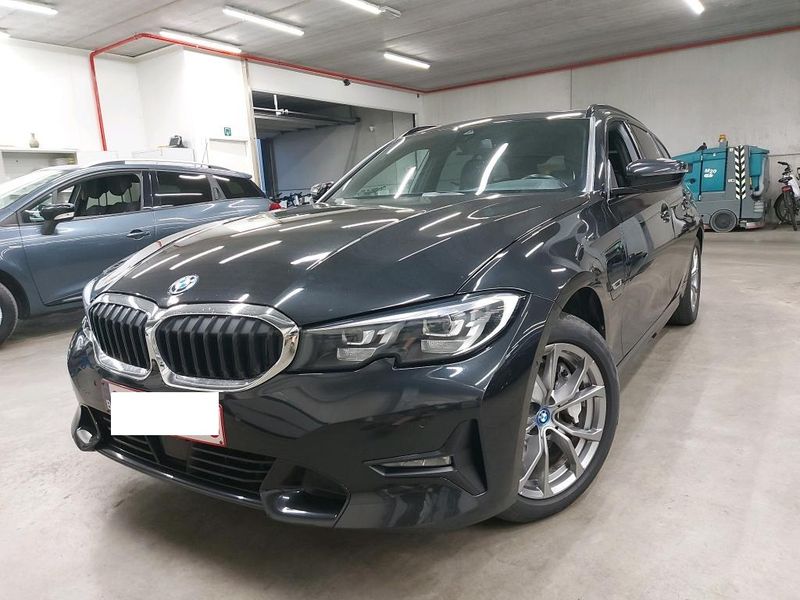 BMW 3er 330e Sport Line
