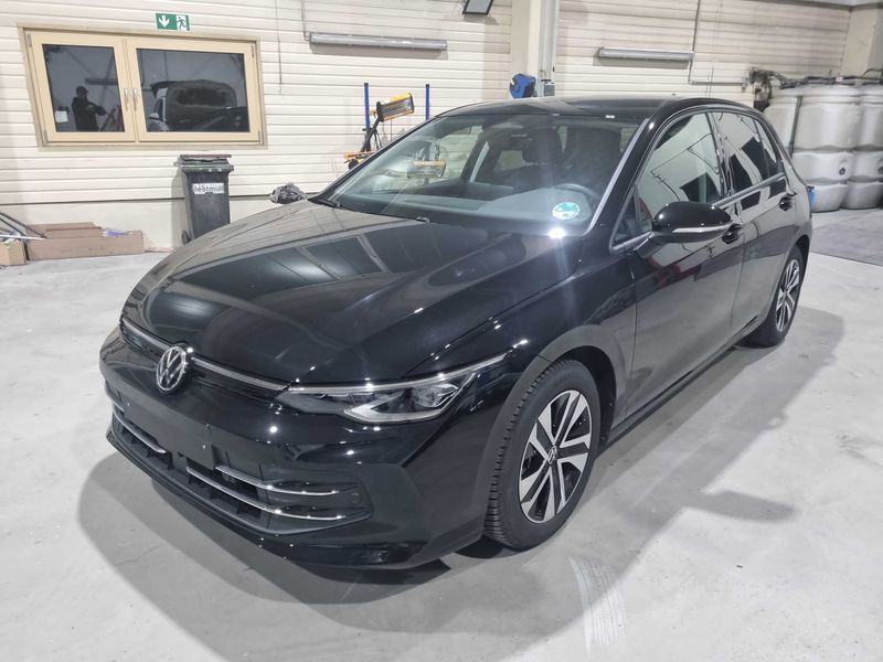 Volkswagen Golf VIII 1.5 eTSI Energy
