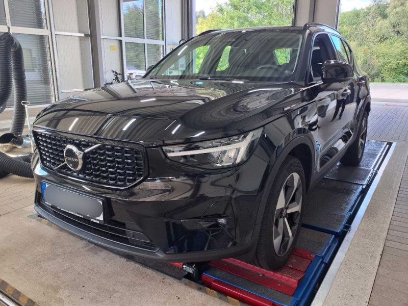 Volvo XC40 2.0 B4 Mild-Hybrid Plus Dark 2WD