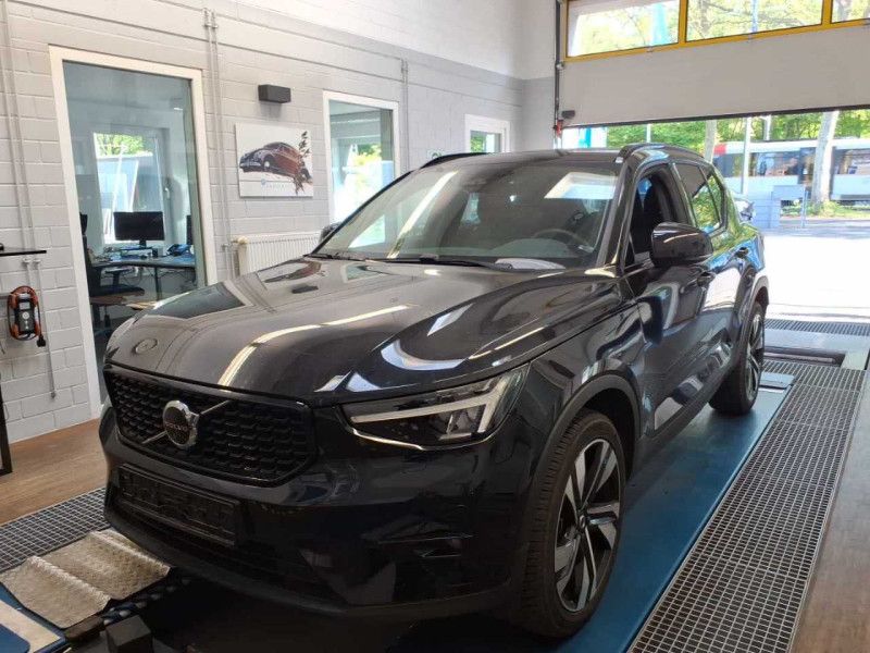 Volvo XC40 2.0 B4 Mild-Hybrid Ultra Dark 2WD
