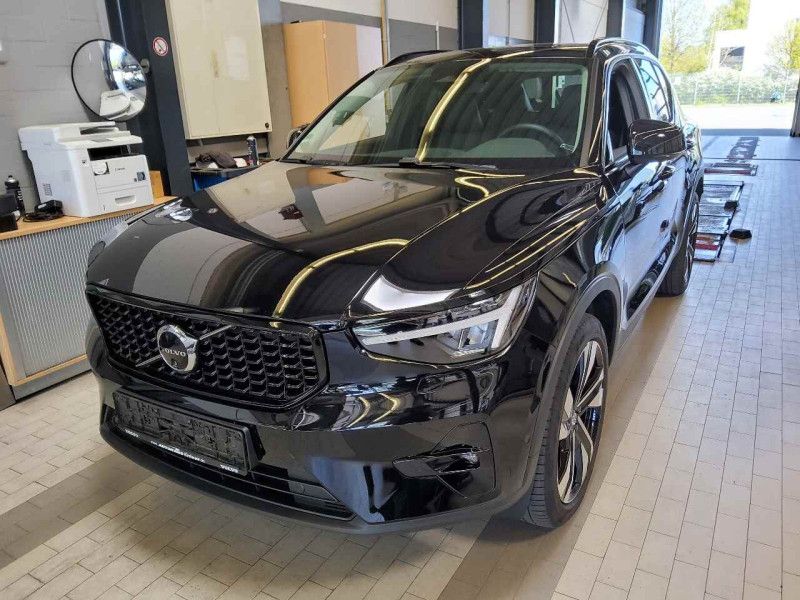 Volvo XC40 2.0 B4 Mild-Hybrid Ultra Dark 2WD