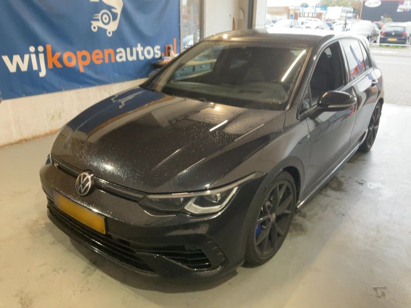 Volkswagen Golf VIII 2.0 TSI R 4Motion