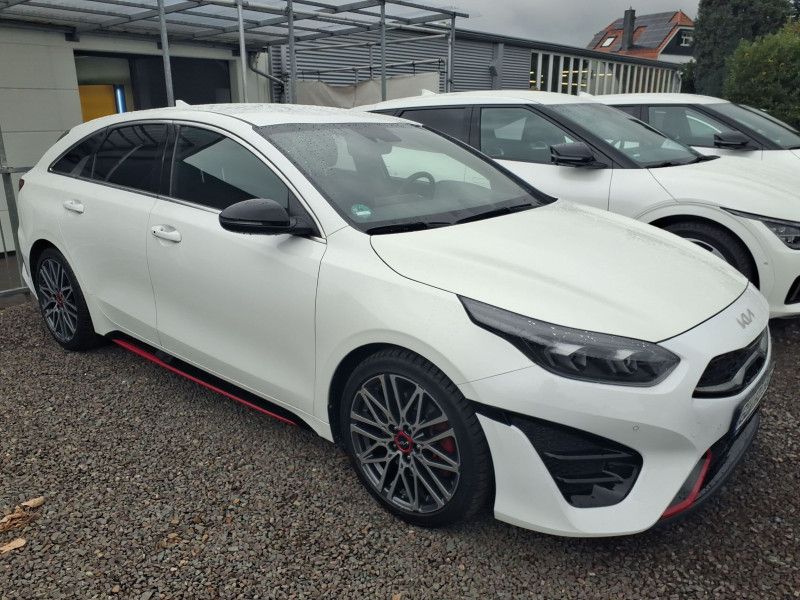 Kia pro_cee'd 1.6 Tgdi GT