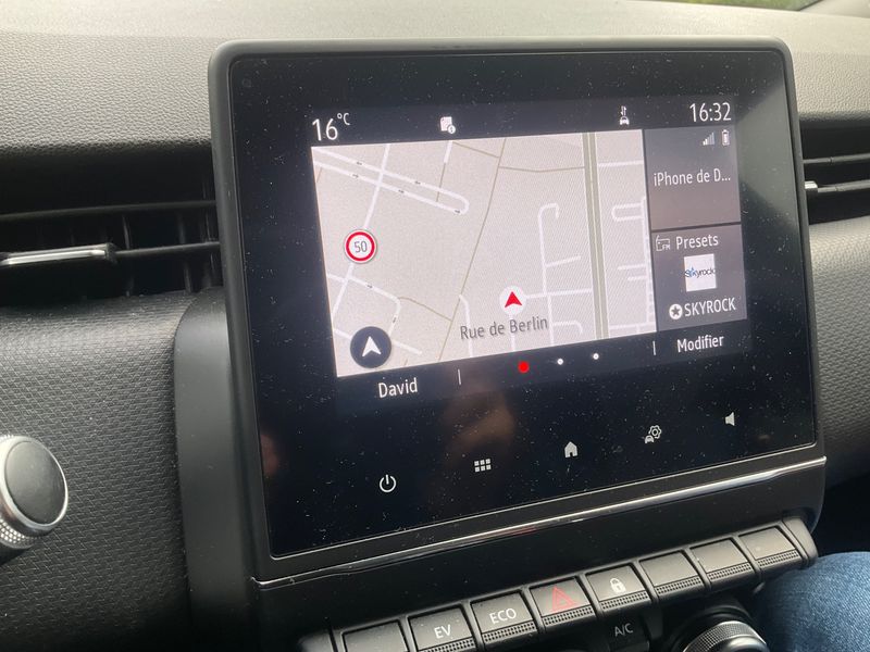 Renault Clio 1.6 Hybrid E-Tech Business Edition