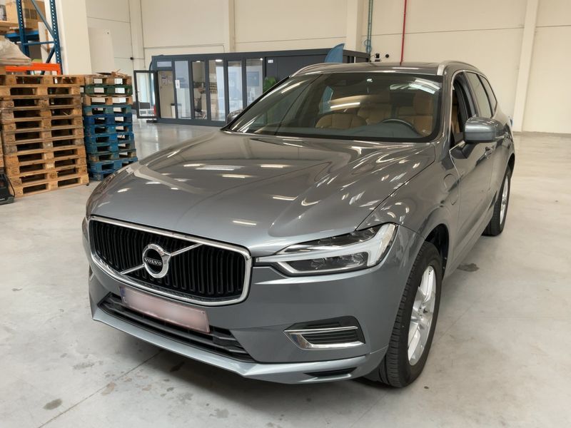 Volvo XC60 2.0 T8 Twin Engine Momentum AWD