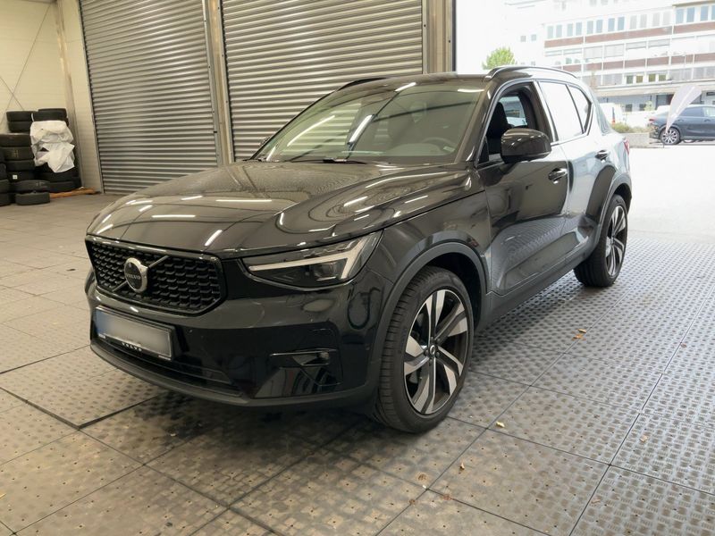 Volvo XC40 2.0 B4 Mild-Hybrid Ultra Dark 2WD