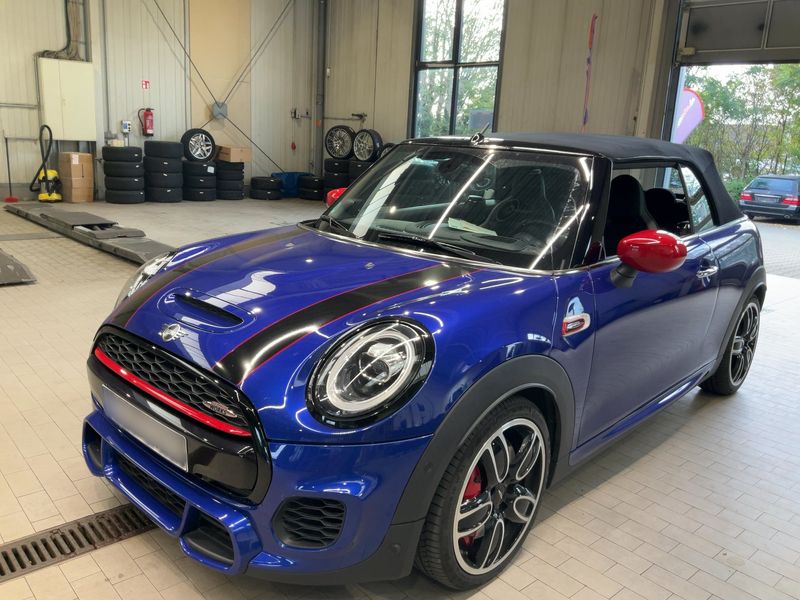 MINI Cabrio John Cooper Works