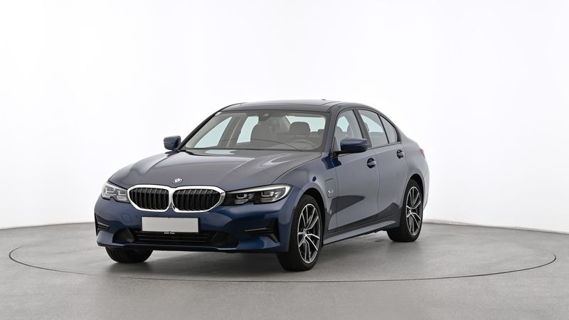BMW 3 серия 320e Advantage
