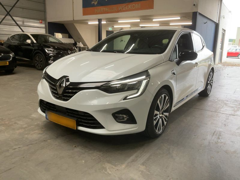 Renault Clio 1.6 Hybrid E-Tech Initiale Paris