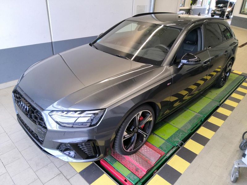 Audi A4 40 TFSI Mild-Hybrid S line