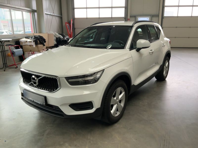 Volvo XC40 1.5 T2 Momentum Core 2WD