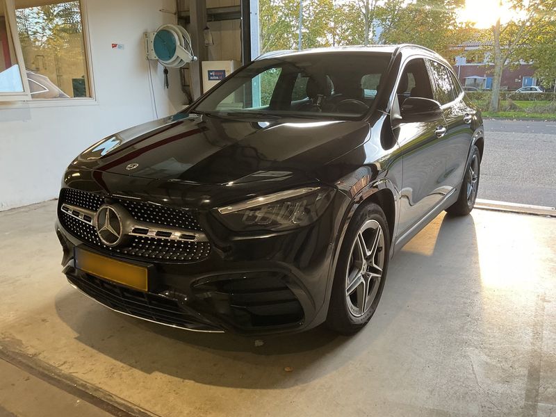 Mercedes-Benz GLA-класс GLA 200 Mild-Hybrid AMG Line
