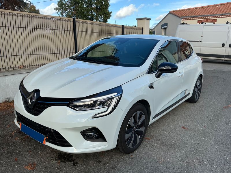Renault Clio 1.6 Hybrid E-Tech Premiere Edition