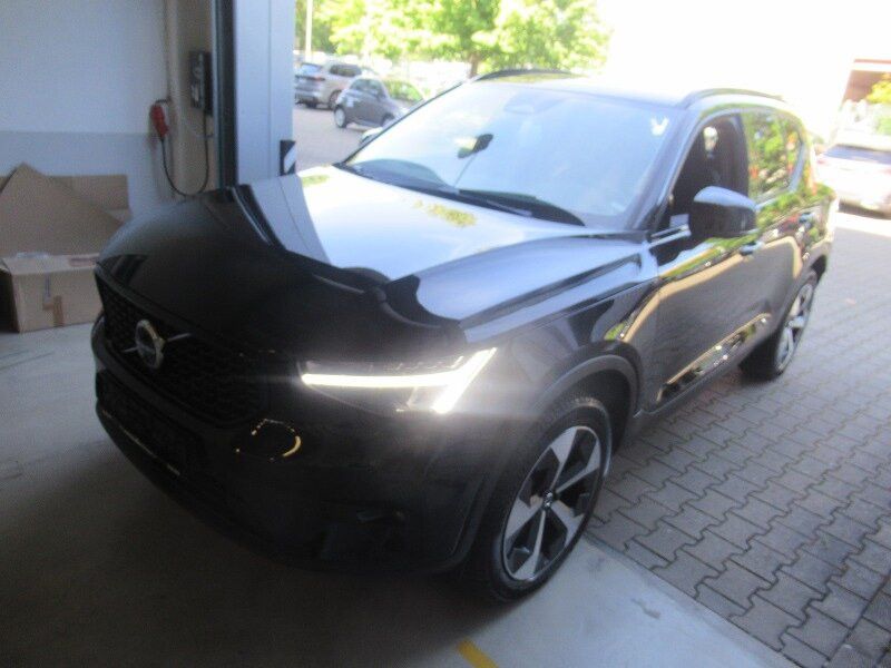 Volvo XC40 2.0 B4 Mild-Hybrid Plus Dark 2WD