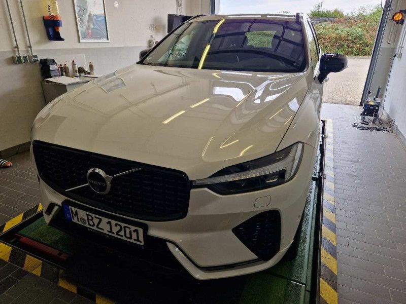 Volvo XC60 2.0 B5 Mild-Hybrid Ultra Dark AWD