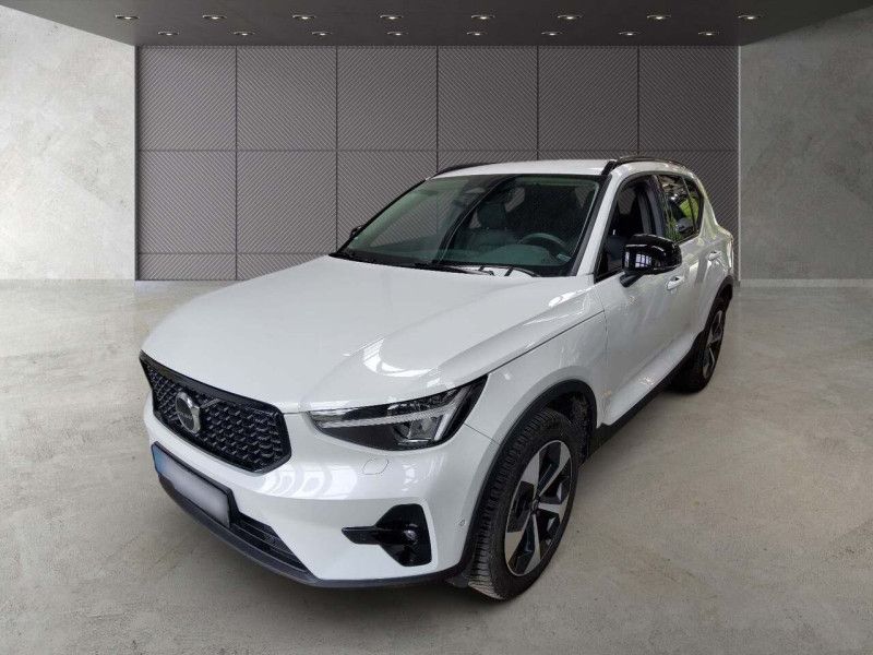 Volvo XC40 2.0 B4 Mild-Hybrid Plus Dark 2WD