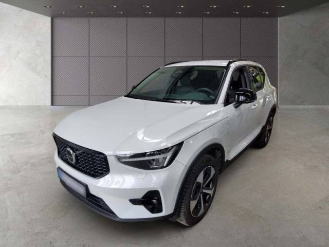 Volvo XC40 2.0 B4 Mild-Hybrid Plus Dark 2WD