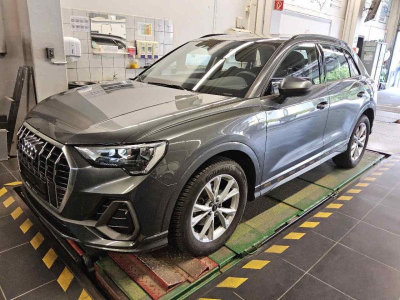 Audi Q3 35 TFSI S line