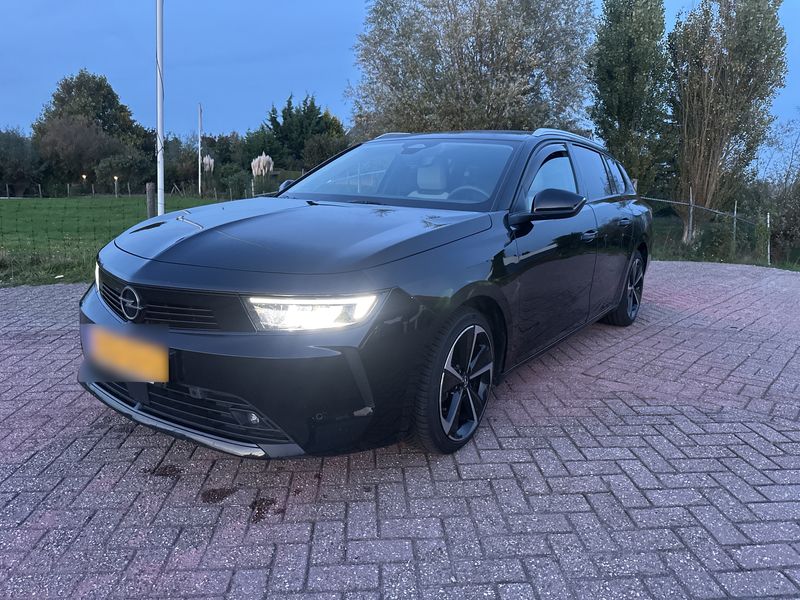 Opel Astra 1.2 Turbo Elegance