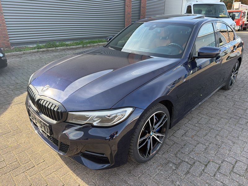 BMW 3 серия 330e M Sport