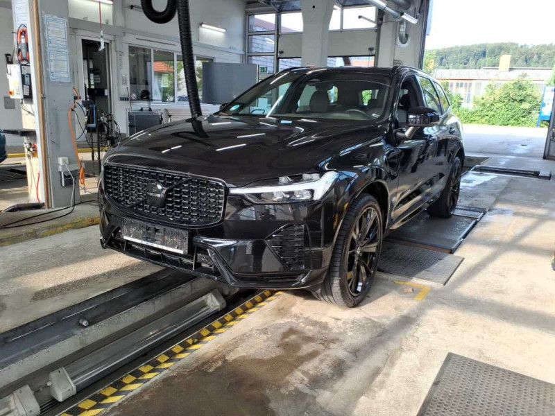 Volvo XC60 2.0 T6 Recharge Plug-in Hybrid Plus Black Edition AWD