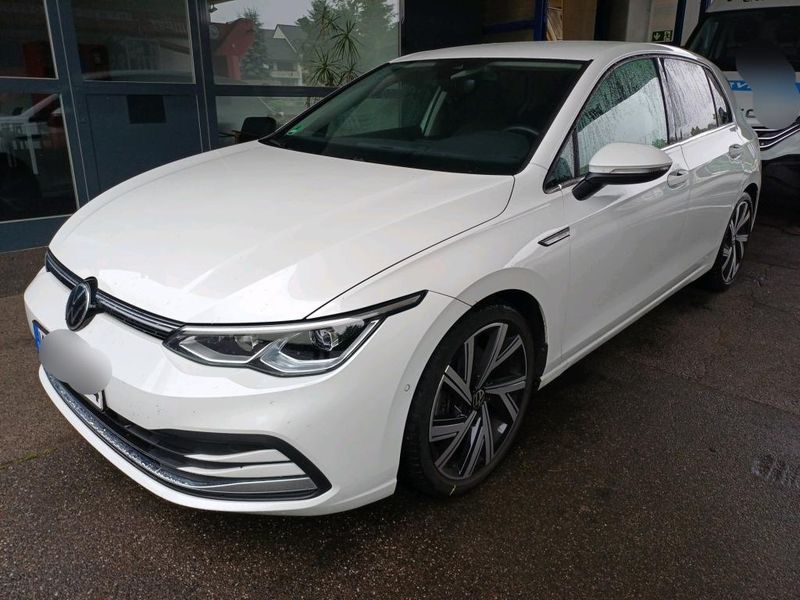 Volkswagen Golf VIII 2.0 TSI Style