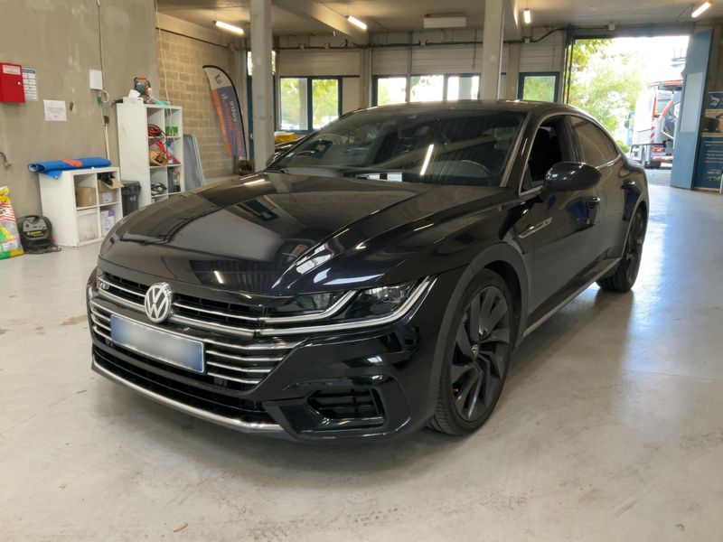Volkswagen Arteon 2.0 TSI R-Line