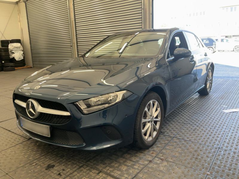 Mercedes-Benz A-класс A 250e Style