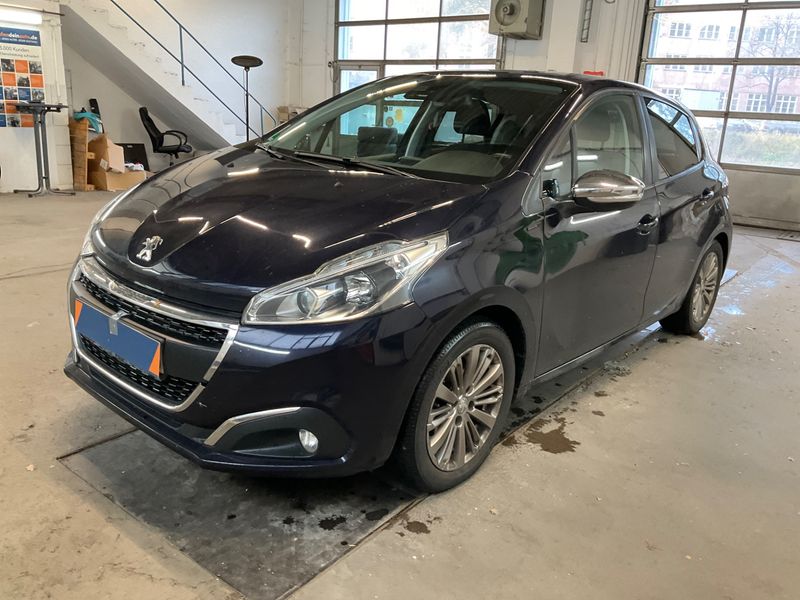 Peugeot 208 1.2 PureTech Signature
