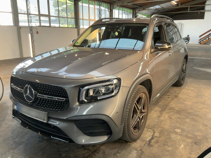 Mercedes-Benz GLB-класс GLB 200 AMG Line