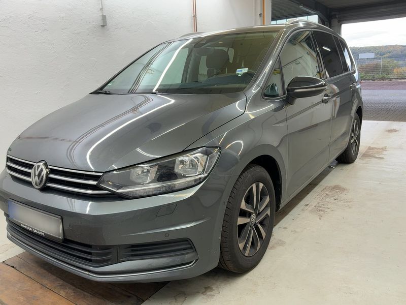 Volkswagen Touran 1.5 TSI ACT IQ.DRIVE