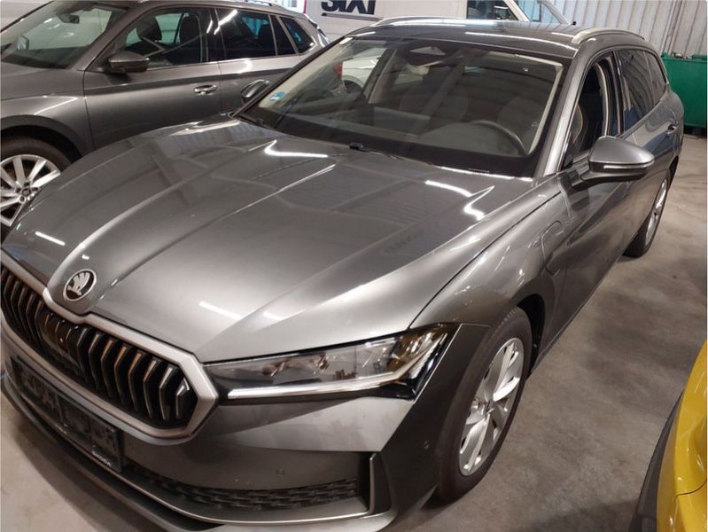 Škoda Superb 1.5 TSI iV Selection