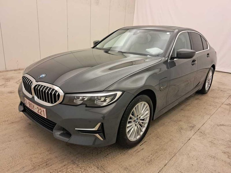 BMW 3 серия 320e Luxury Line