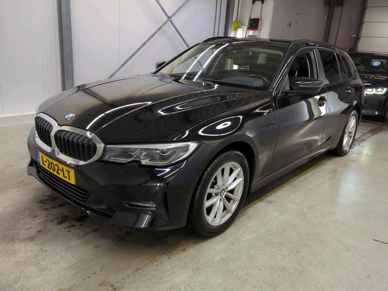 BMW 3 серия 320e