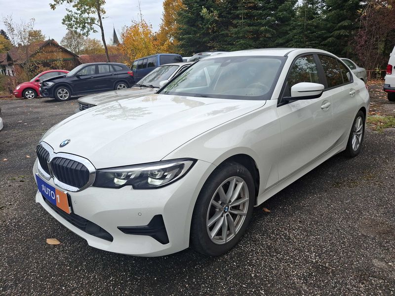BMW 3 серия 318i Advantage