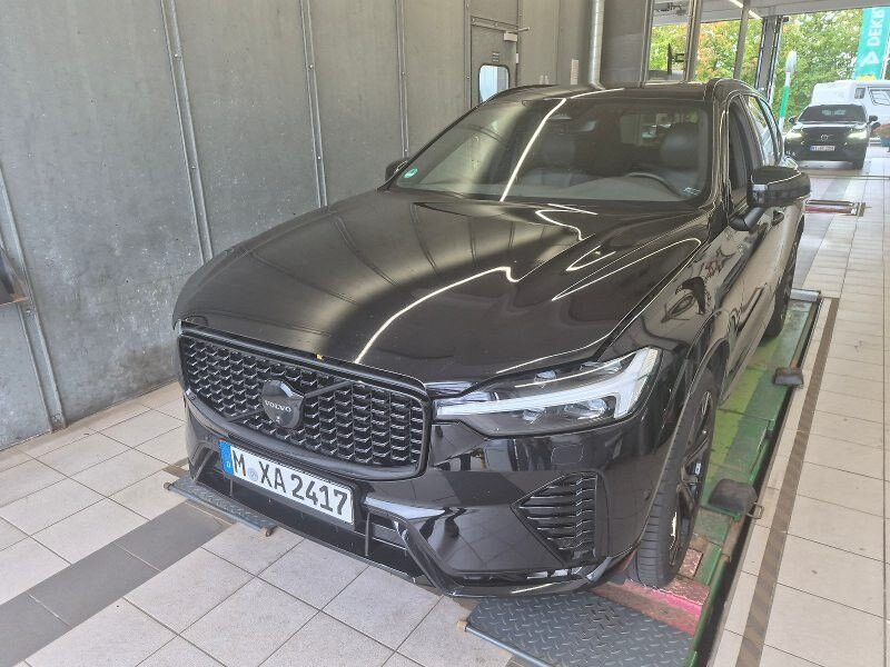 Volvo XC60 2.0 B5 Mild-Hybrid Plus Black Edition AWD