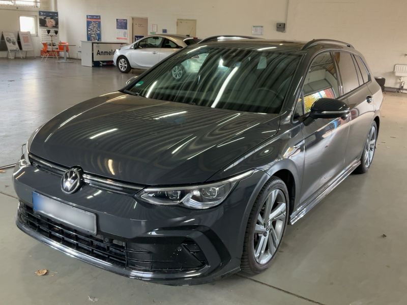 Volkswagen Golf VIII 2.0 TSI R-Line