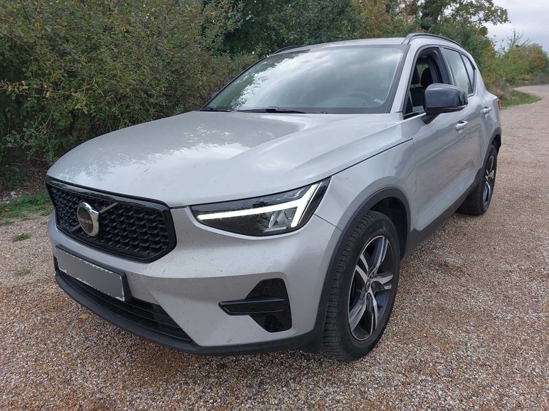Volvo XC40 2.0 B4 Mild-Hybrid R Design 2WD