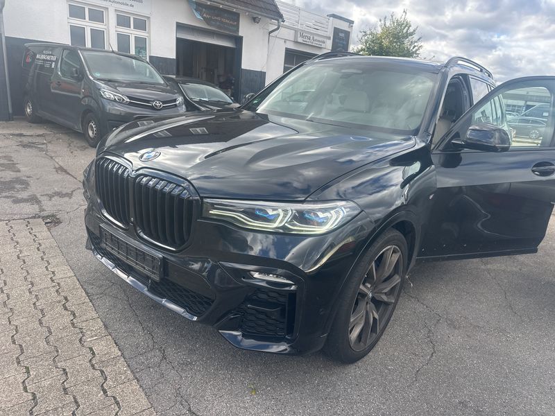 BMW X7 M50d