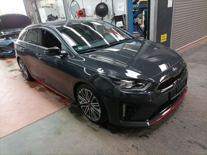 Kia pro_cee'd 1.6 Tgdi GT
