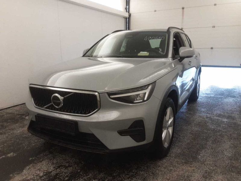Volvo XC40 2.0 B3 Mild-Hybrid Essential 2WD