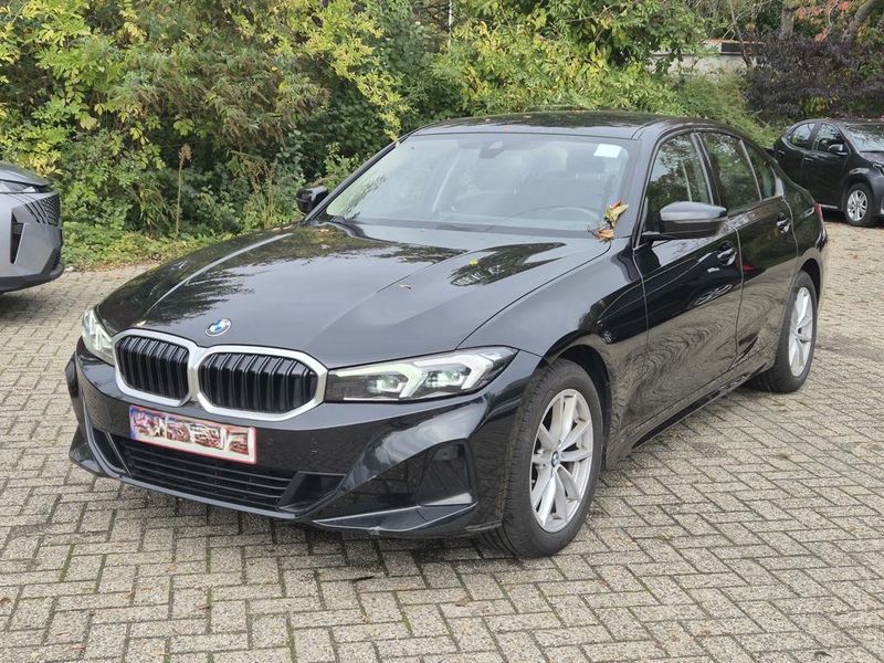 BMW 3 серия 318i