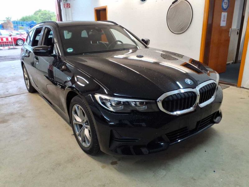 BMW 3 серия 320e Sport Line