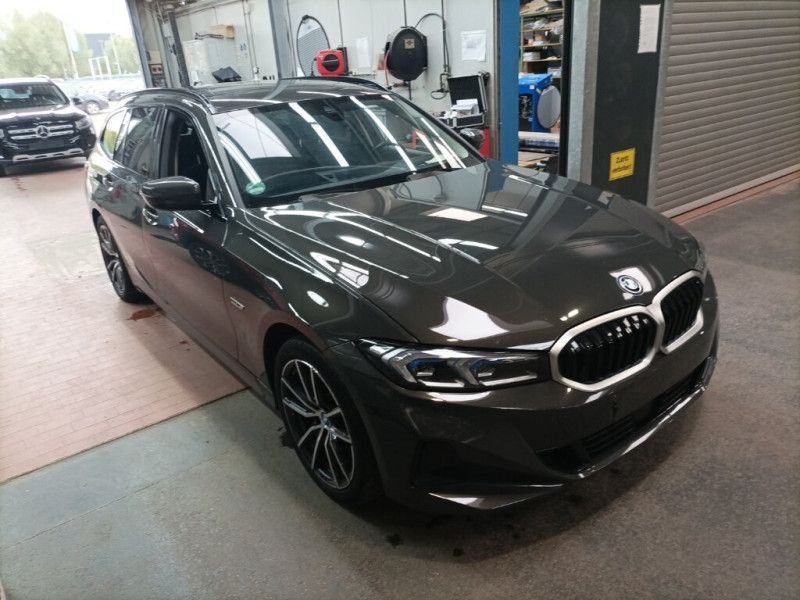 BMW 3 серия 330e xDrive