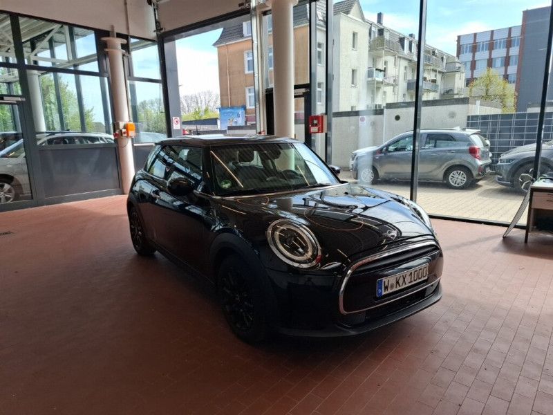 MINI One Essential Trim