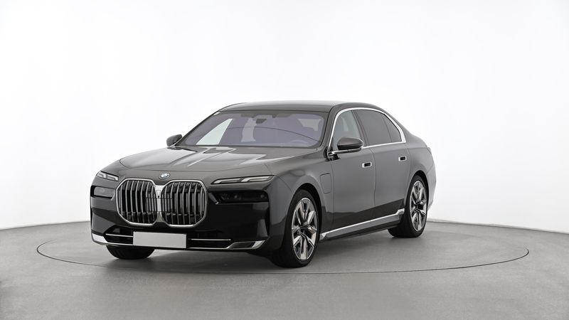 BMW 7 серия 750e xDrive