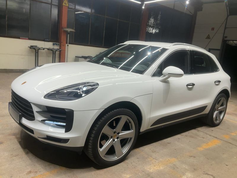 Porsche Macan Basis