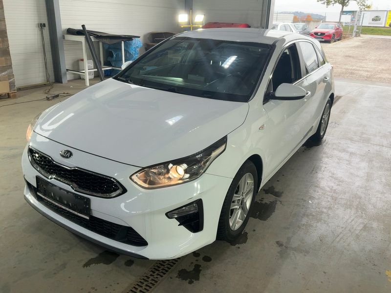 Kia cee'd 1.6 CRDi Silber